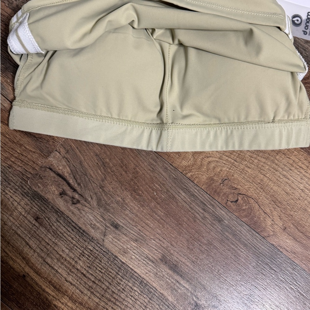 Mono B Sage Green Collared Athletic Crop Tank Top Built-In Shelf Bra Small - Picture 5 of 12